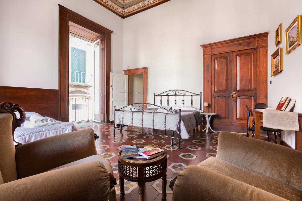 Opera Home Napoli Bagian luar foto
