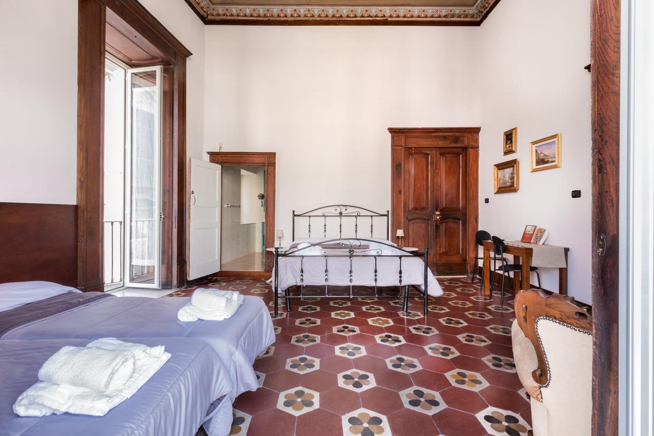Opera Home Napoli Bagian luar foto