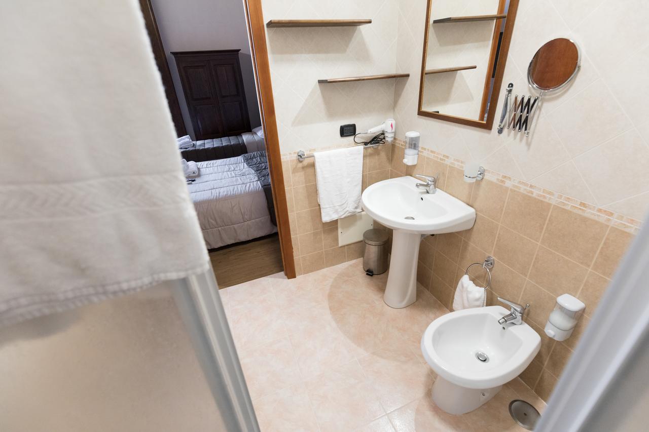 Opera Home Napoli Bagian luar foto